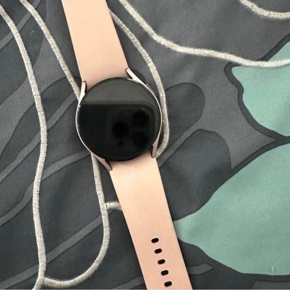 Samsung Smart Watch - Less than a year old-Rarely Worn - Picture 2 of 8